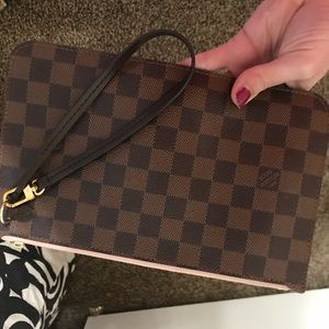 Louis Vuitton mm/gm clutch